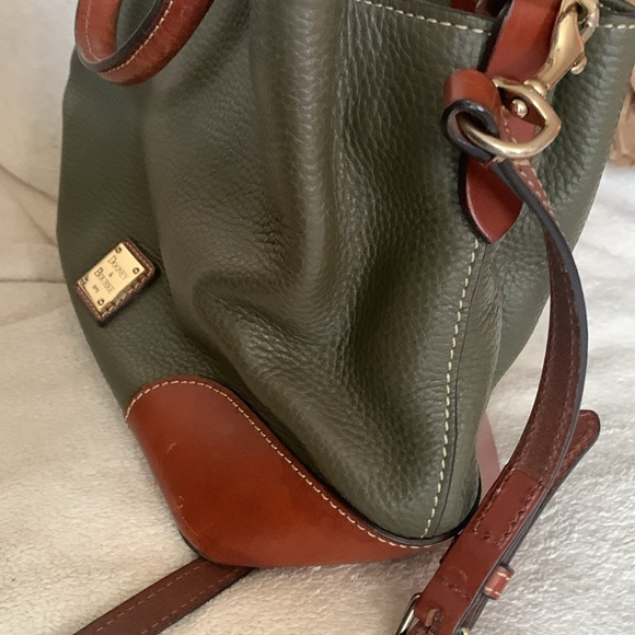 Dooney and Bourke elephant purse w/handles and crossbody adjustable strap - Picture 13 of 16